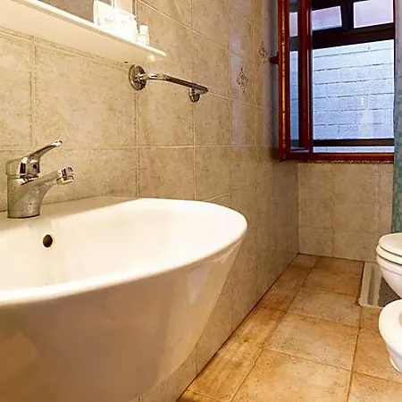 호텔 A Due Passi Dal Mare Nel Sinis-beachside Haven 3*